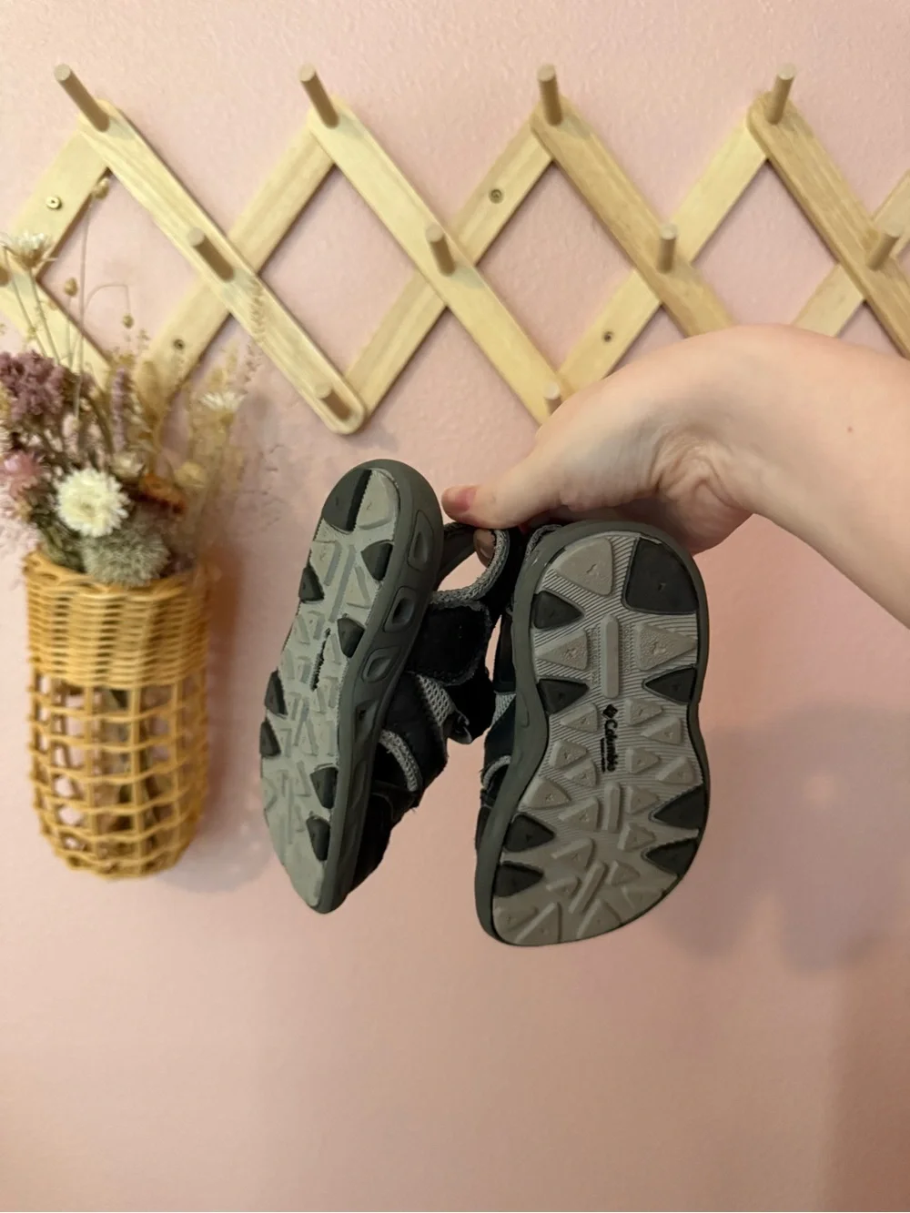 Columbia Kids Black and Gray Adventure Sandals